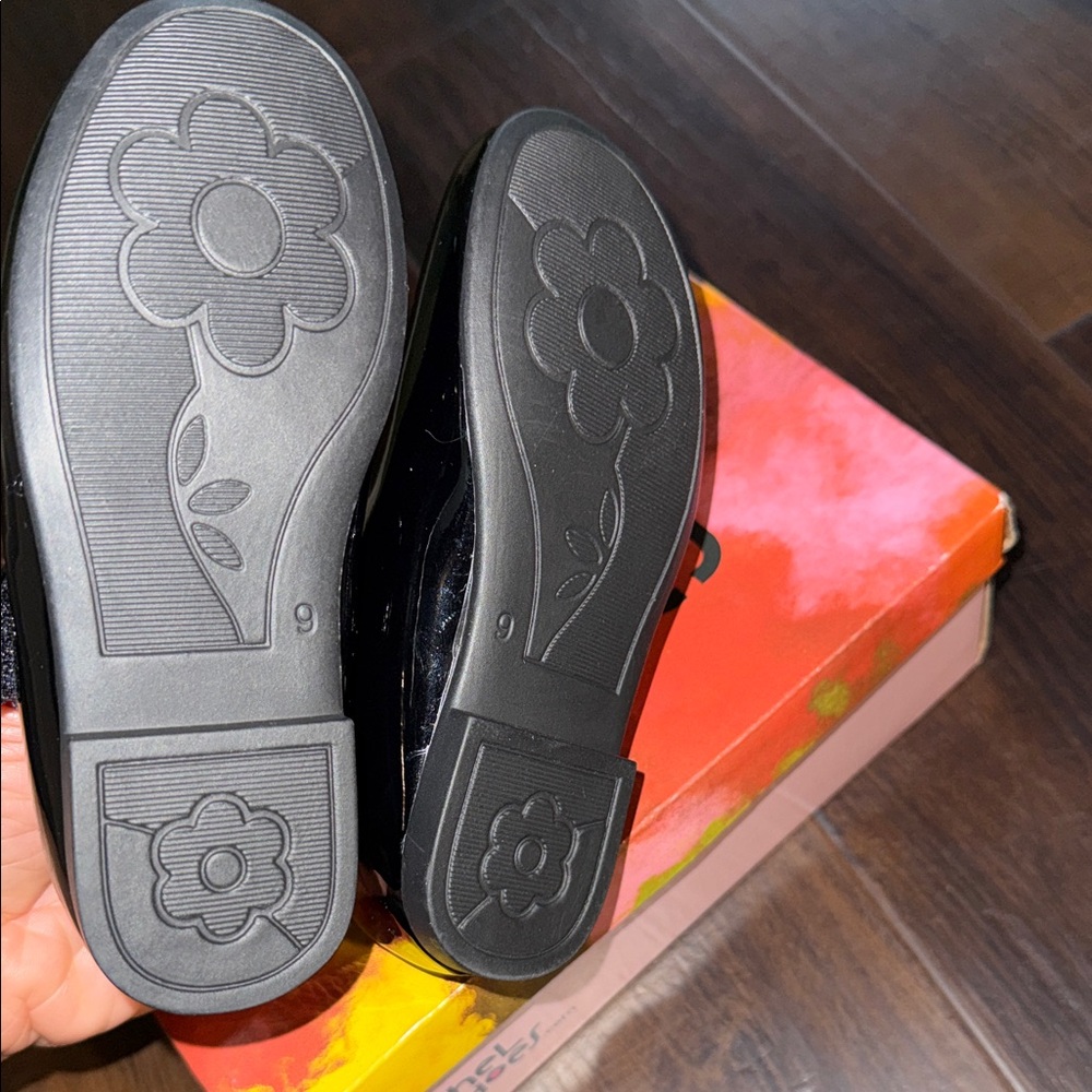 Rachel Shoes Glossy Black Kids Dress Shoes - Picture 3 of 4